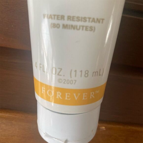 Forever Living Aloe Sunscreen SPF 30 Cream 4oz Broad Spectrum - Picture 2 of 8